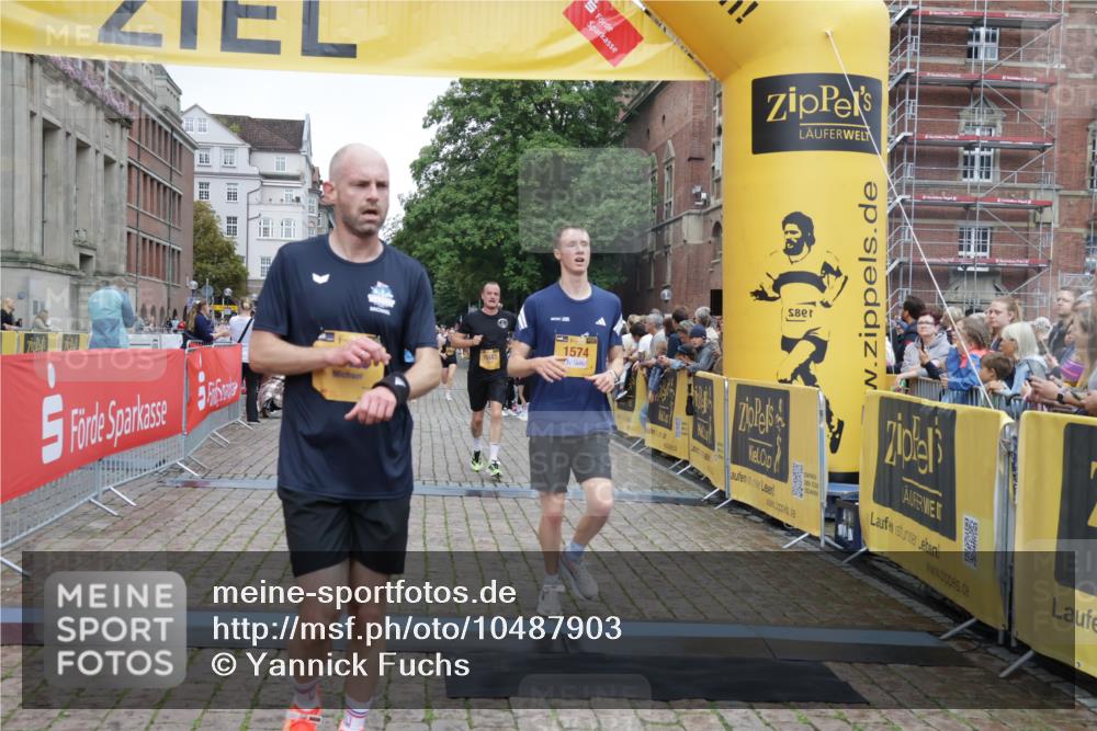 13.09.2026 - Kiel Lauf Yannick Fuchs http://msf.ph/oto/10487903 13.09.2026 10:31:27 Ziel 866, 1196, 3231, 3727, 4446, 5813, 7335, 7402, 7834, 7863, 8496, 8645, 8761, 10489, 11329, 227, 419, 967, 1187, 1574, 1834, 2256, 3298, 4771, 4933, 5035, 5251, 5612, 6450, 7024, 7330, 9919, 10543, 10780, 11040, 11669, 900, 1076, 1300, 1626, 1981, 4234, 4616, 5071, 5134, 5868, 5870, 5991, 6045, 6220, 6985, 7375, 7476, 7749, 8531, 9225, 12028, 12361, 1574, 1726, 5268, 9866, 9868, 10543, 12566 meine-sportfotos.de