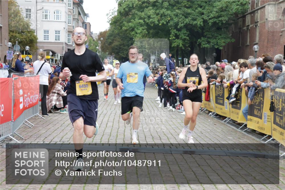13.09.2026 - Kiel Lauf Yannick Fuchs http://msf.ph/oto/10487911 13.09.2026 10:31:30 Ziel 866, 1196, 1300, 3231, 3727, 4234, 4446, 5813, 5991, 7335, 7834, 8496, 8645, 8761, 9225, 10489, 11329, 227, 419, 967, 1187, 1834, 2256, 3298, 4771, 4933, 5035, 5251, 5612, 6450, 7024, 7330, 7402, 7863, 9919, 10780, 11040, 11669, 900, 1076, 1626, 1981, 4616, 5071, 5134, 5868, 5870, 6045, 6220, 6985, 7375, 7476, 7749, 8531, 9438, 10768, 11193, 12028, 12361, 1574, 1726, 3298, 4933, 6450, 10543, 12566 meine-sportfotos.de