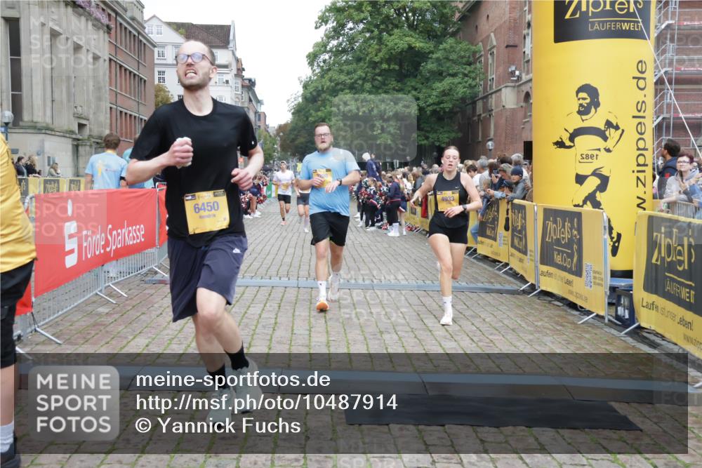 13.09.2026 - Kiel Lauf Yannick Fuchs http://msf.ph/oto/10487914 13.09.2026 10:31:31 Ziel 866, 1196, 1300, 3231, 3727, 4234, 4446, 5813, 5991, 7335, 7834, 8496, 8645, 8761, 9225, 10489, 11329, 12361, 227, 419, 967, 1187, 1834, 2256, 3298, 4771, 4933, 5035, 5251, 5612, 6450, 7024, 7330, 7402, 7863, 8496, 9919, 10780, 11040, 11669, 900, 1076, 1626, 1981, 4616, 5071, 5134, 5868, 5870, 6045, 6220, 6985, 7375, 7476, 7749, 8531, 9438, 10768, 11193, 12028, 1574, 1726, 3298, 4933, 6450, 9919, 10543, 12566 meine-sportfotos.de