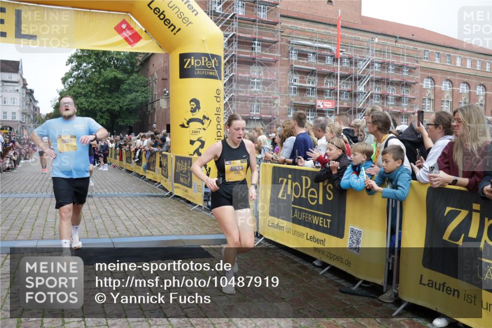 13.09.2026 - Kiel Lauf Yannick Fuchs http://msf.ph/oto/10487919 13.09.2026 10:31:33 Ziel 866, 1076, 1196, 1300, 3231, 3727, 4234, 5813, 5991, 7335, 7476, 7749, 8645, 8761, 9225, 10489, 12361, 227, 419, 967, 1187, 1834, 2256, 4446, 4771, 5035, 5251, 5612, 7024, 7330, 7402, 7834, 7863, 8496, 9919, 10780, 11040, 11329, 11669, 900, 1626, 1981, 4616, 5071, 5134, 5868, 5870, 6045, 6220, 6985, 7375, 8531, 8837, 9438, 10768, 11193, 12028, 12058, 419, 1187, 1574, 3298, 4933, 6450, 9919, 10543, 11040, 11669 meine-sportfotos.de