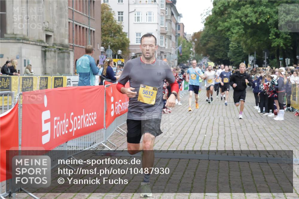 13.09.2026 - Kiel Lauf Yannick Fuchs http://msf.ph/oto/10487930 13.09.2026 10:31:42 Ziel 866, 900, 1076, 1300, 1626, 1981, 4234, 4616, 5071, 5134, 5868, 5870, 5991, 6045, 6220, 6985, 7375, 7476, 7749, 8531, 8645, 8761, 9225, 12028, 12361, 227, 866, 1196, 1834, 2256, 3231, 3727, 4446, 4771, 5035, 5251, 5612, 5813, 7024, 7330, 7335, 7402, 7834, 7863, 8496, 8645, 8761, 10489, 10780, 11329, 577, 1403, 1406, 2389, 2990, 4816, 4900, 8837, 8958, 9438, 10768, 11193, 12024, 12058, 12127, 419, 967, 1187, 5612, 11040, 11669 meine-sportfotos.de