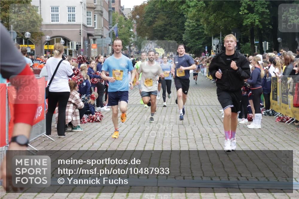 13.09.2026 - Kiel Lauf Yannick Fuchs http://msf.ph/oto/10487933 13.09.2026 10:31:44 Ziel 900, 1076, 1626, 1981, 4234, 4616, 5071, 5134, 5868, 5870, 6045, 6220, 6985, 7375, 7476, 7749, 8531, 9225, 10768, 12028, 12361, 227, 866, 1196, 1300, 1834, 2256, 3231, 3727, 4446, 4771, 5035, 5251, 5813, 5991, 7024, 7330, 7335, 7402, 7834, 7863, 8496, 8645, 8761, 10489, 10780, 11329, 520, 577, 1403, 1406, 2389, 2990, 4816, 4900, 8837, 8958, 9438, 11193, 11722, 11927, 12024, 12058, 12127, 967, 2256, 4771, 5612, 7024, 7330 meine-sportfotos.de