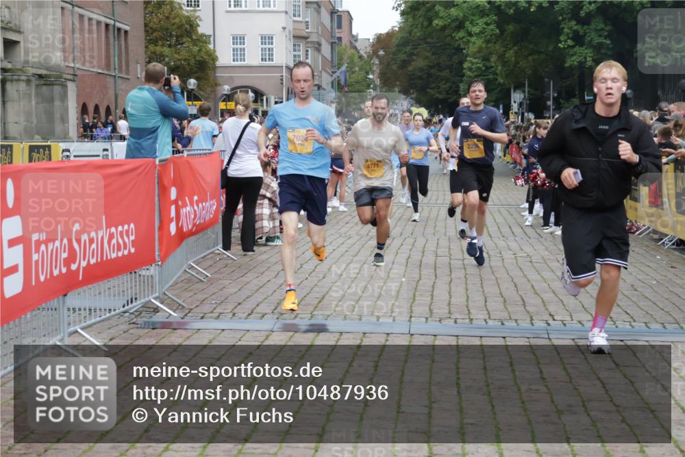 13.09.2026 - Kiel Lauf Yannick Fuchs http://msf.ph/oto/10487936 13.09.2026 10:31:45 Ziel 900, 1076, 1626, 1981, 4234, 4616, 5071, 5134, 5868, 5870, 6045, 6220, 6985, 7375, 7476, 7749, 8531, 9225, 9438, 10768, 11193, 12028, 12361, 227, 866, 1196, 1300, 1834, 2256, 3231, 3727, 4234, 4446, 4771, 5035, 5251, 5813, 5991, 7024, 7330, 7335, 7402, 7834, 7863, 8496, 8645, 8761, 9225, 10489, 10780, 11329, 520, 577, 1403, 1406, 2389, 2990, 4816, 4900, 8837, 8958, 11722, 11927, 12024, 12058, 12127, 1834, 2256, 4771, 5612, 7024, 7330 meine-sportfotos.de