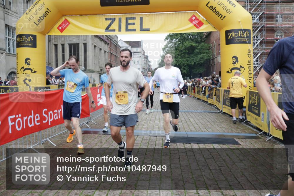 13.09.2026 - Kiel Lauf Yannick Fuchs http://msf.ph/oto/10487949 13.09.2026 10:31:49 Ziel 900, 1626, 1981, 4616, 4900, 5071, 5134, 5868, 5870, 6045, 6220, 6985, 7375, 8531, 8837, 8958, 9438, 10768, 11193, 12028, 12058, 227, 866, 1076, 1196, 1300, 3231, 3727, 4234, 4446, 5035, 5071, 5251, 5813, 5991, 7335, 7402, 7476, 7749, 7834, 7863, 8496, 8645, 8761, 9225, 10489, 10780, 11329, 12361, 153, 520, 577, 1239, 1403, 1406, 2389, 2990, 4816, 4903, 5965, 8465, 10087, 11416, 11722, 11927, 11975, 12024, 12127, 227, 1834, 2256, 4771, 5035, 5251, 5612, 7024, 7330 meine-sportfotos.de