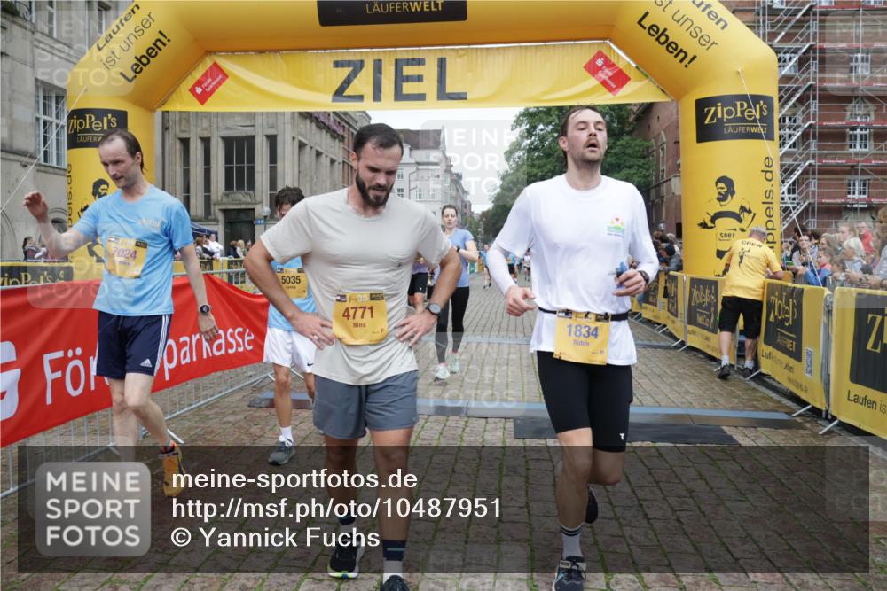 13.09.2026 - Kiel Lauf Yannick Fuchs http://msf.ph/oto/10487951 13.09.2026 10:31:50 Ziel 900, 1406, 1626, 1981, 2389, 4616, 4900, 5134, 5868, 5870, 6045, 6220, 6985, 7375, 8531, 8837, 8958, 9438, 10768, 11193, 12024, 12028, 12058, 227, 866, 1076, 1196, 1300, 3231, 3727, 4234, 4446, 5071, 5251, 5813, 5991, 7335, 7402, 7476, 7749, 7834, 7863, 8496, 8645, 8761, 9225, 10489, 10780, 11329, 12361, 153, 520, 577, 1239, 1403, 2990, 4816, 4903, 5965, 8465, 10087, 10981, 11416, 11722, 11927, 11975, 12127, 227, 1834, 2256, 4771, 5035, 5251, 7024, 7330 meine-sportfotos.de