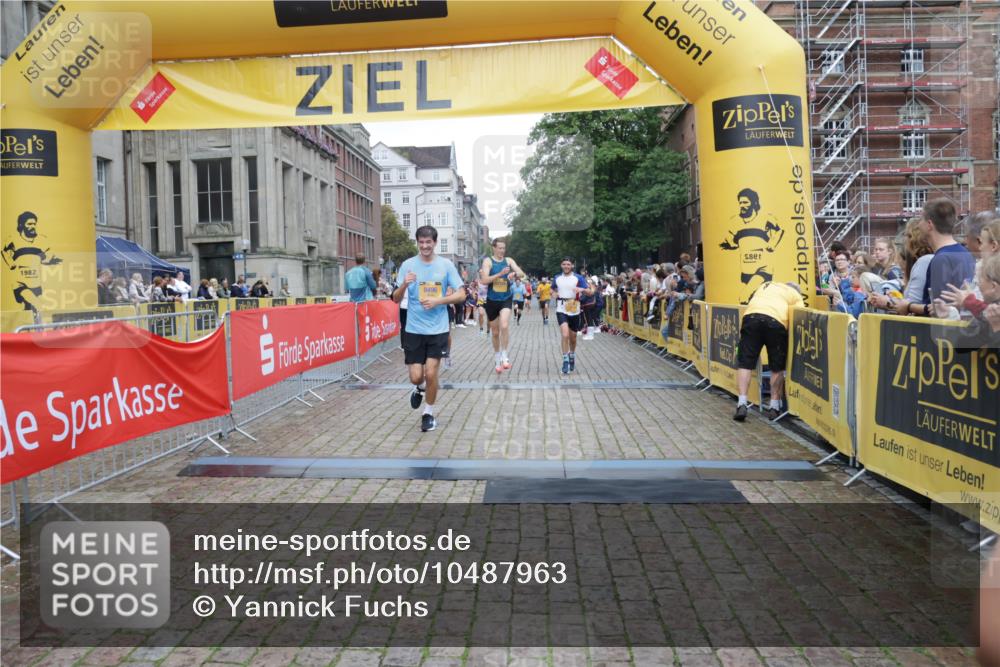 13.09.2026 - Kiel Lauf Yannick Fuchs http://msf.ph/oto/10487963 13.09.2026 10:31:56 Ziel 577, 1403, 1406, 2389, 4816, 4900, 5134, 6985, 7375, 8837, 8958, 9438, 10768, 11193, 12024, 12028, 12058, 866, 900, 1076, 1196, 1300, 1626, 1981, 3231, 3727, 4234, 4446, 4616, 5071, 5813, 5868, 5870, 5991, 6045, 6220, 6985, 7335, 7375, 7476, 7749, 7834, 8496, 8531, 8645, 8761, 9225, 10489, 11329, 12361, 153, 520, 1239, 2716, 2990, 3353, 3570, 4903, 5965, 8376, 8465, 8489, 10087, 10981, 11416, 11722, 11927, 11975, 12127, 227, 4446, 5035, 5251, 7834, 8496 meine-sportfotos.de