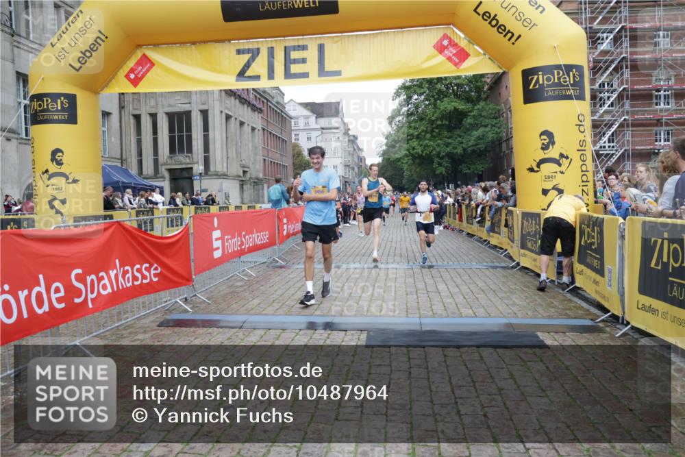13.09.2026 - Kiel Lauf Yannick Fuchs http://msf.ph/oto/10487964 13.09.2026 10:31:56 Ziel 577, 1403, 1406, 2389, 4816, 4900, 5134, 6985, 7375, 8837, 8958, 9438, 10768, 11193, 12024, 12028, 12058, 866, 900, 1076, 1196, 1300, 1626, 1981, 3231, 3727, 4234, 4446, 4616, 5071, 5813, 5868, 5870, 5991, 6045, 6220, 6985, 7335, 7375, 7476, 7749, 7834, 8496, 8531, 8645, 8761, 9225, 10489, 11329, 12361, 153, 520, 1239, 2716, 2990, 3353, 3570, 4903, 5965, 8376, 8465, 8489, 10087, 10981, 11416, 11722, 11927, 11975, 12127, 227, 4446, 5035, 5251, 7834, 8496 meine-sportfotos.de