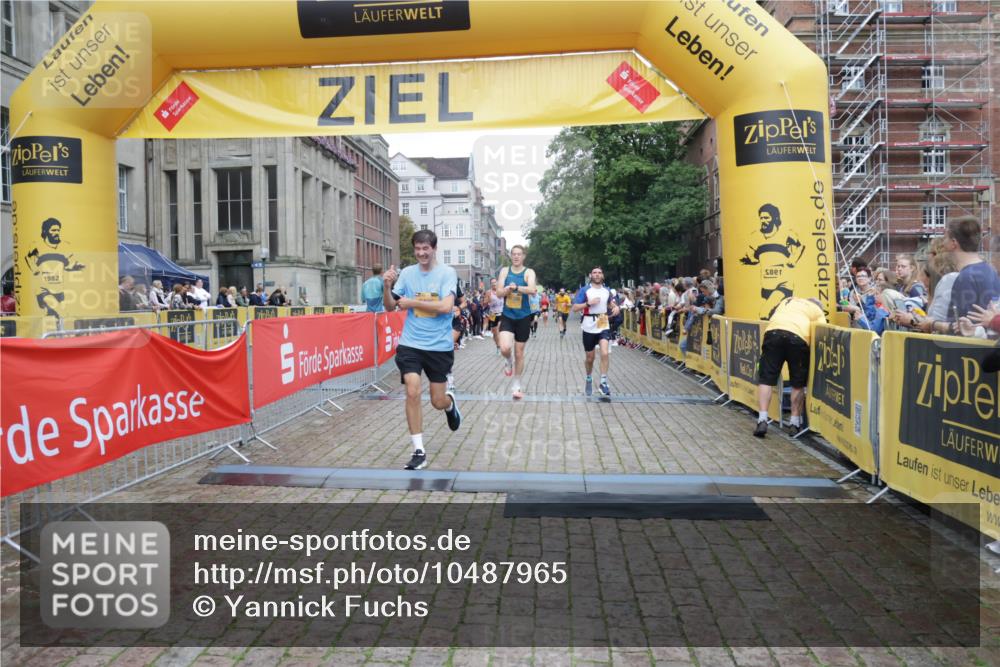 13.09.2026 - Kiel Lauf Yannick Fuchs http://msf.ph/oto/10487965 13.09.2026 10:31:56 Ziel 577, 1403, 1406, 2389, 4816, 4900, 5134, 6985, 7375, 8837, 8958, 9438, 10768, 11193, 12024, 12028, 12058, 866, 900, 1076, 1196, 1300, 1626, 1981, 3231, 3727, 4234, 4446, 4616, 5071, 5813, 5868, 5870, 5991, 6045, 6220, 6985, 7335, 7375, 7476, 7749, 7834, 8496, 8531, 8645, 8761, 9225, 10489, 11329, 12361, 153, 520, 1239, 2716, 2990, 3353, 3570, 4903, 5965, 8376, 8465, 8489, 10087, 10981, 11416, 11722, 11927, 11975, 12127, 227, 4446, 5035, 5251, 7834, 8496 meine-sportfotos.de