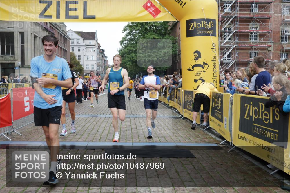 13.09.2026 - Kiel Lauf Yannick Fuchs http://msf.ph/oto/10487969 13.09.2026 10:31:58 Ziel 520, 577, 1403, 1406, 2389, 2990, 4816, 4900, 8837, 8958, 9438, 10768, 11193, 12024, 12058, 12127, 866, 900, 1076, 1196, 1300, 1626, 1981, 3231, 3727, 4234, 4616, 5071, 5134, 5813, 5868, 5870, 5991, 6045, 6220, 6985, 7335, 7375, 7476, 7749, 8531, 8645, 8761, 9225, 10489, 10768, 12028, 12361, 153, 1239, 2716, 3353, 3570, 4079, 4903, 5965, 8376, 8465, 8489, 10087, 10981, 11416, 11722, 11927, 11975, 12761, 227, 3727, 4446, 7834, 8496 meine-sportfotos.de