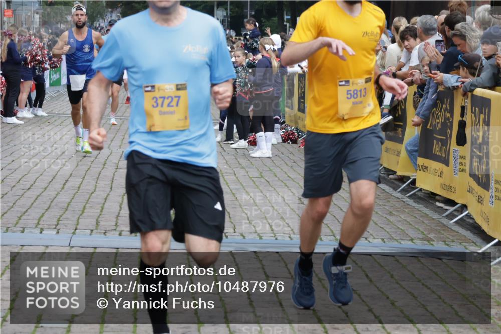 13.09.2026 - Kiel Lauf Yannick Fuchs http://msf.ph/oto/10487976 13.09.2026 10:32:00 Ziel 520, 577, 1403, 1406, 2389, 2990, 4816, 4900, 8837, 8958, 9438, 11193, 11722, 11927, 12024, 12058, 12127, 866, 900, 1076, 1196, 1300, 1626, 1981, 3231, 3727, 4234, 4616, 5071, 5134, 5813, 5868, 5870, 5991, 6045, 6220, 6985, 7375, 7476, 7749, 8531, 8645, 8761, 9225, 9438, 10489, 10768, 11193, 12028, 12361, 153, 1239, 2716, 3353, 3570, 4079, 4903, 5965, 7790, 8376, 8465, 8489, 10087, 10981, 11416, 11975, 12761, 3231, 3727, 4446, 7834, 8496 meine-sportfotos.de