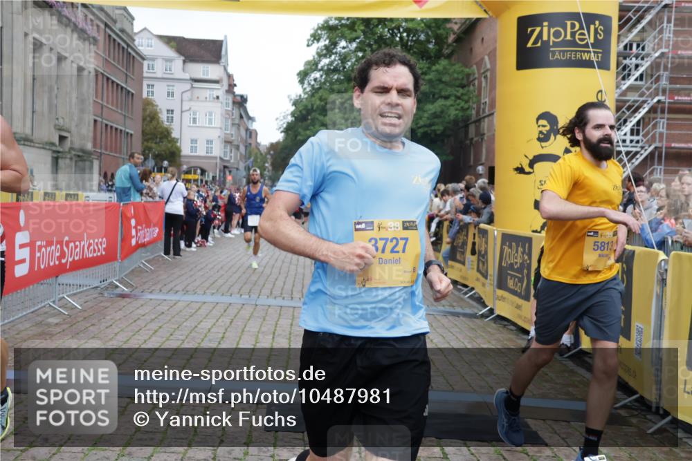 13.09.2026 - Kiel Lauf Yannick Fuchs http://msf.ph/oto/10487981 13.09.2026 10:32:00 Ziel 520, 577, 1403, 1406, 2389, 2990, 4816, 4900, 8837, 8958, 9438, 11193, 11722, 11927, 12024, 12058, 12127, 866, 900, 1076, 1196, 1300, 1626, 1981, 3231, 3727, 4234, 4616, 5071, 5134, 5813, 5868, 5870, 5991, 6045, 6220, 6985, 7375, 7476, 7749, 8531, 8645, 8761, 9225, 9438, 10489, 10768, 11193, 12028, 12361, 153, 1239, 2716, 3353, 3570, 4079, 4903, 5965, 7790, 8376, 8465, 8489, 10087, 10981, 11416, 11975, 12761, 3231, 3727, 4446, 7834, 8496 meine-sportfotos.de