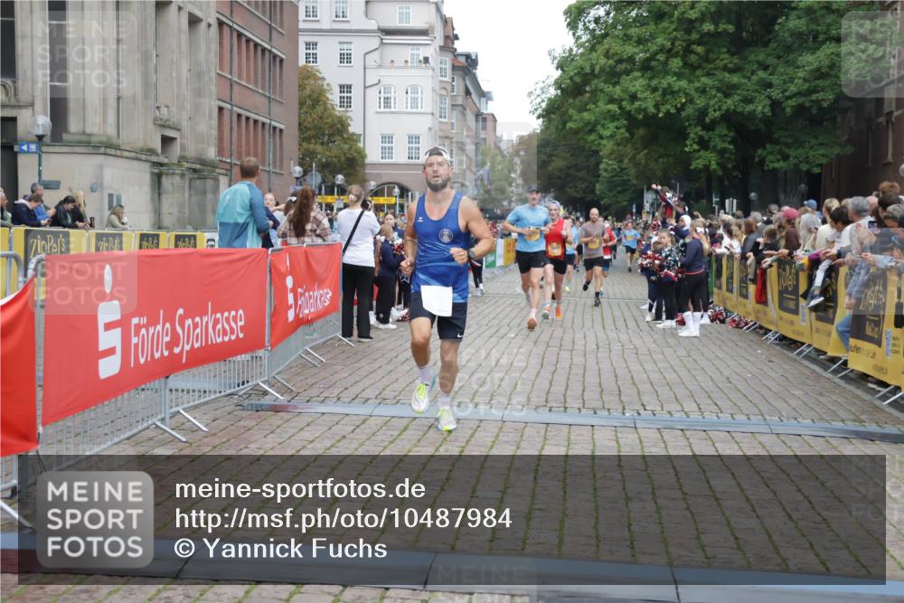 13.09.2026 - Kiel Lauf Yannick Fuchs http://msf.ph/oto/10487984 13.09.2026 10:32:02 Ziel 153, 520, 577, 1239, 1403, 1406, 2389, 2990, 4816, 4900, 4903, 5965, 8837, 8958, 11722, 11927, 11975, 12024, 12058, 12127, 866, 900, 1076, 1196, 1300, 1626, 1981, 3231, 4234, 4616, 5071, 5134, 5868, 5870, 5991, 6045, 6220, 6985, 7375, 7476, 7749, 8531, 8645, 8761, 8837, 9225, 9438, 10489, 10768, 11193, 12028, 12361, 524, 2716, 3353, 3570, 4079, 7790, 8376, 8465, 8489, 10087, 10981, 11416, 11451, 12761, 1196, 3231, 3727, 4446, 7834, 8496 meine-sportfotos.de