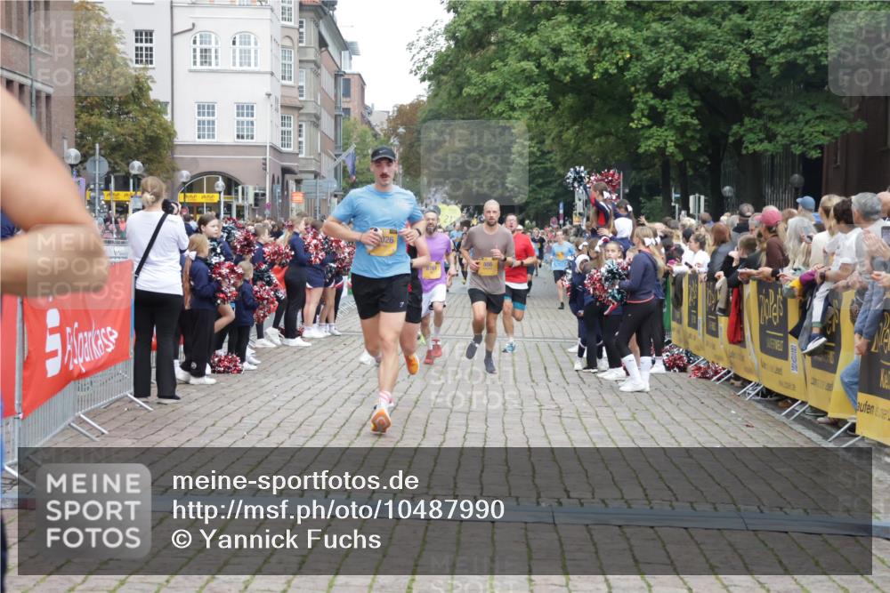 13.09.2026 - Kiel Lauf Yannick Fuchs http://msf.ph/oto/10487990 13.09.2026 10:32:03 Ziel 153, 520, 577, 1239, 1403, 1406, 2389, 2990, 4816, 4900, 4903, 5965, 8465, 8958, 11722, 11927, 11975, 12024, 12058, 12127, 866, 900, 1076, 1196, 1300, 1626, 1981, 4234, 4616, 5071, 5134, 5868, 5870, 5991, 6045, 6220, 6985, 7375, 7476, 7749, 8531, 8645, 8761, 8837, 9225, 9438, 10489, 10768, 11193, 12028, 12058, 12361, 524, 2716, 3353, 3570, 3923, 4079, 7790, 8376, 8489, 8878, 10087, 10981, 11416, 11451, 11612, 12761, 1196, 3231, 3727, 4446, 7834, 8496 meine-sportfotos.de