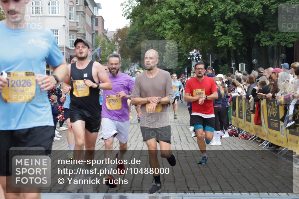 13.09.2026 - Kiel Lauf Yannick Fuchs http://msf.ph/oto/10488000 13.09.2026 10:32:06 Ziel 153, 520, 577, 1239, 1403, 2716, 2990, 4816, 4903, 5965, 8465, 10087, 10981, 11416, 11722, 11927, 11975, 12127, 577, 866, 900, 1076, 1300, 1406, 1626, 1981, 2389, 4234, 4616, 4900, 5071, 5134, 5868, 5870, 5991, 6045, 6220, 6985, 7375, 7476, 7749, 8531, 8645, 8761, 8837, 8958, 9225, 9438, 10489, 10768, 11193, 12024, 12028, 12058, 12361, 524, 3353, 3570, 3923, 4079, 4349, 6435, 7790, 8376, 8489, 8878, 11451, 11612, 12367, 12761, 866, 1196, 1300, 3231, 3727 meine-sportfotos.de