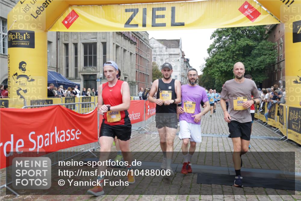 13.09.2026 - Kiel Lauf Yannick Fuchs http://msf.ph/oto/10488006 13.09.2026 10:32:08 Ziel 153, 520, 1239, 2716, 2990, 4816, 4903, 5965, 8465, 8489, 10087, 10981, 11416, 11722, 11927, 11975, 12127, 577, 900, 1076, 1300, 1403, 1406, 1626, 1981, 2389, 4234, 4616, 4900, 5071, 5134, 5868, 5870, 5991, 6045, 6220, 6985, 7375, 7476, 7749, 8531, 8837, 8958, 9225, 9438, 10768, 11193, 12024, 12028, 12058, 12361, 524, 3170, 3353, 3570, 3923, 4079, 4349, 6435, 7790, 8376, 8878, 11451, 11612, 12071, 12367, 12761, 866, 1196, 1300, 3231, 4234 meine-sportfotos.de