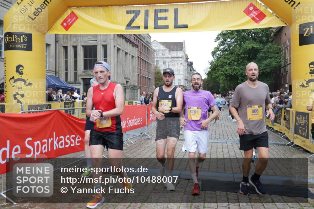 13.09.2026 - Kiel Lauf Yannick Fuchs http://msf.ph/oto/10488007 13.09.2026 10:32:08 Ziel 153, 520, 1239, 2716, 2990, 4816, 4903, 5965, 8465, 8489, 10087, 10981, 11416, 11722, 11927, 11975, 12127, 577, 900, 1076, 1300, 1403, 1406, 1626, 1981, 2389, 4234, 4616, 4900, 5071, 5134, 5868, 5870, 5991, 6045, 6220, 6985, 7375, 7476, 7749, 8531, 8837, 8958, 9225, 9438, 10768, 11193, 12024, 12028, 12058, 12361, 524, 3170, 3353, 3570, 3923, 4079, 4349, 6435, 7790, 8376, 8878, 11451, 11612, 12071, 12367, 12761, 866, 1196, 1300, 3231, 4234 meine-sportfotos.de