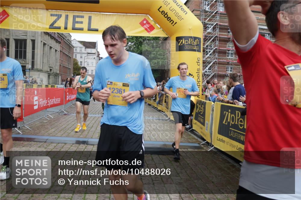 13.09.2026 - Kiel Lauf Yannick Fuchs http://msf.ph/oto/10488026 13.09.2026 10:32:13 Ziel 153, 520, 1239, 2716, 3353, 3570, 4079, 4903, 5965, 8376, 8465, 8489, 10087, 10981, 11416, 11722, 11927, 11975, 12761, 520, 577, 900, 1076, 1403, 1406, 1626, 1981, 2389, 2990, 4616, 4816, 4900, 5071, 5134, 5868, 5870, 6045, 6220, 6985, 7375, 7476, 8531, 8837, 8958, 9438, 10768, 11193, 12024, 12028, 12058, 12127, 524, 3170, 3923, 4236, 4349, 4512, 6435, 7790, 8878, 11299, 11319, 11451, 11612, 12071, 12367, 866, 1076, 1300, 1626, 4234, 4616, 5071, 5868 meine-sportfotos.de