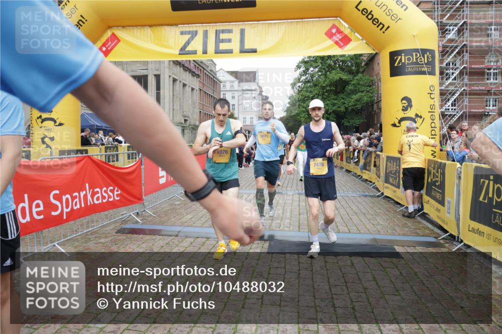 13.09.2026 - Kiel Lauf Yannick Fuchs http://msf.ph/oto/10488032 13.09.2026 10:32:14 Ziel 153, 1239, 2716, 3353, 3570, 4079, 4903, 5965, 7790, 8376, 8465, 8489, 10087, 10981, 11416, 11722, 11927, 11975, 12761, 520, 577, 900, 1403, 1406, 1626, 1981, 2389, 2990, 4616, 4816, 4900, 5071, 5134, 5868, 5870, 6045, 6220, 6985, 7375, 8531, 8837, 8958, 9438, 10768, 11193, 11722, 11927, 12024, 12028, 12058, 12127, 524, 3170, 3923, 4236, 4349, 4512, 6435, 8033, 8878, 9123, 11299, 11319, 11451, 11612, 12071, 12367, 866, 900, 1076, 1300, 1626, 4234, 4616, 5071, 5868, 5870 meine-sportfotos.de