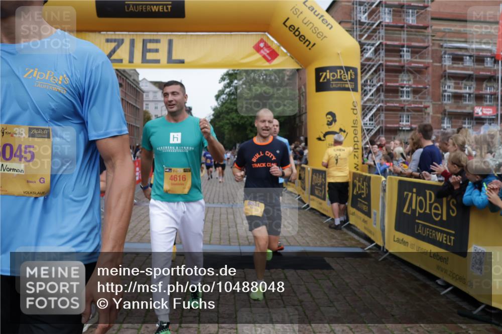 13.09.2026 - Kiel Lauf Yannick Fuchs http://msf.ph/oto/10488048 13.09.2026 10:32:18 Ziel 524, 2716, 3353, 3570, 3923, 4079, 7790, 8376, 8465, 8489, 8878, 10087, 10981, 11416, 11451, 11612, 12761, 153, 520, 577, 1239, 1403, 1406, 1981, 2389, 2990, 4816, 4900, 4903, 5134, 5965, 6985, 7375, 8465, 8837, 8958, 9438, 10768, 11193, 11722, 11927, 11975, 12024, 12028, 12058, 12127, 1393, 3170, 4236, 4349, 4512, 6435, 8033, 8683, 9123, 11299, 11319, 12071, 12367, 900, 1076, 1626, 1981, 4616, 5071, 5868, 5870, 6985, 7375 meine-sportfotos.de