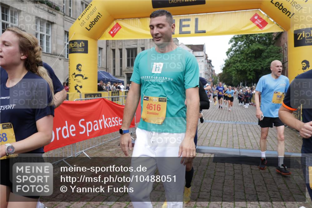 13.09.2026 - Kiel Lauf Yannick Fuchs http://msf.ph/oto/10488051 13.09.2026 10:32:19 Ziel 524, 2716, 3353, 3570, 3923, 4079, 4349, 7790, 8376, 8489, 8878, 10087, 10981, 11416, 11451, 11612, 12761, 153, 520, 577, 1239, 1403, 1406, 1981, 2389, 2990, 4816, 4900, 4903, 5134, 5965, 6985, 7375, 8465, 8837, 8958, 9438, 10087, 10768, 11193, 11416, 11722, 11927, 11975, 12024, 12028, 12058, 12127, 870, 1393, 3170, 4236, 4512, 6435, 8033, 8621, 8683, 9123, 11299, 11319, 12071, 12367, 900, 1076, 1626, 1981, 4616, 5071, 5134, 5868, 5870, 6985, 7375 meine-sportfotos.de