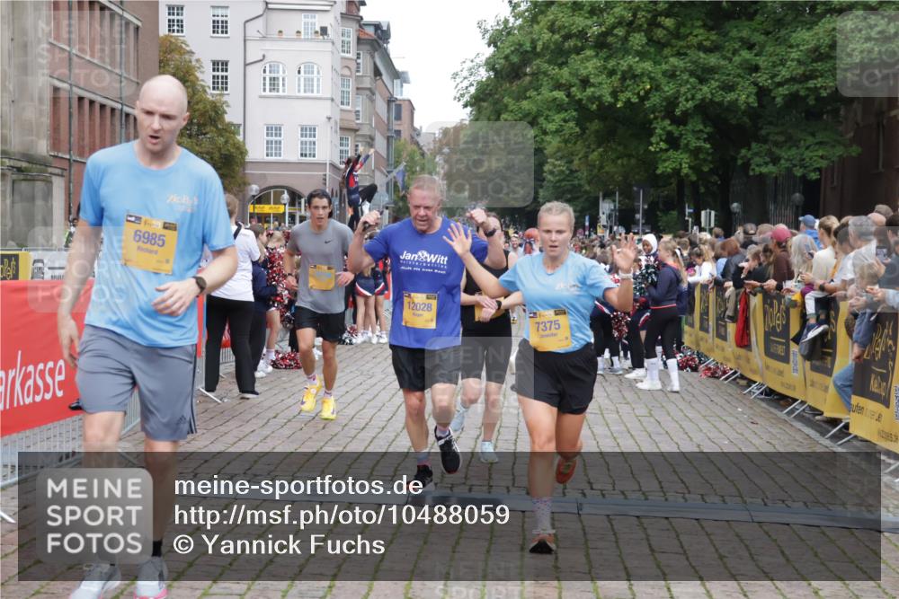 13.09.2026 - Kiel Lauf Yannick Fuchs http://msf.ph/oto/10488059 13.09.2026 10:32:21 Ziel 524, 2716, 3353, 3570, 3923, 4079, 4349, 6435, 7790, 8376, 8489, 8878, 11451, 11612, 12367, 12761, 153, 520, 577, 1239, 1403, 1406, 2389, 2716, 2990, 4816, 4900, 4903, 5134, 5965, 6985, 7375, 8465, 8837, 8958, 9438, 10087, 10768, 10981, 11193, 11416, 11722, 11927, 11975, 12024, 12028, 12058, 12127, 870, 875, 1393, 1612, 3170, 4236, 4512, 5721, 8033, 8621, 8683, 9123, 11299, 11319, 12071, 900, 1626, 1981, 4616, 5071, 5134, 5868, 5870, 6985, 7375, 10768 meine-sportfotos.de