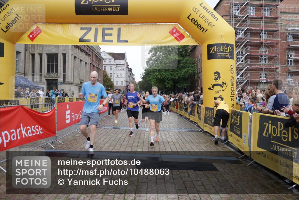13.09.2026 - Kiel Lauf Yannick Fuchs http://msf.ph/oto/10488063 13.09.2026 10:32:21 Ziel 524, 2716, 3353, 3570, 3923, 4079, 4349, 6435, 7790, 8376, 8489, 8878, 11451, 11612, 12367, 12761, 153, 520, 577, 1239, 1403, 1406, 2389, 2716, 2990, 4816, 4900, 4903, 5134, 5965, 6985, 7375, 8465, 8837, 8958, 9438, 10087, 10768, 10981, 11193, 11416, 11722, 11927, 11975, 12024, 12028, 12058, 12127, 870, 875, 1393, 1612, 3170, 4236, 4512, 5721, 8033, 8621, 8683, 9123, 11299, 11319, 12071, 900, 1626, 1981, 4616, 5071, 5134, 5868, 5870, 6985, 7375, 10768 meine-sportfotos.de