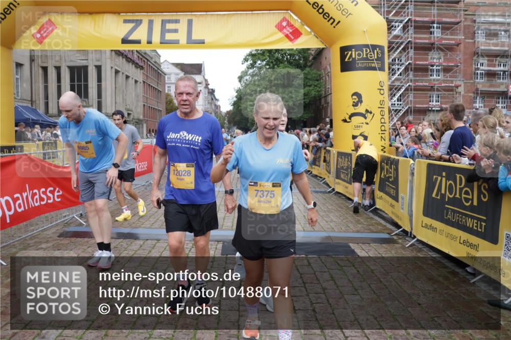 13.09.2026 - Kiel Lauf Yannick Fuchs http://msf.ph/oto/10488071 13.09.2026 10:32:23 Ziel 524, 3170, 3353, 3570, 3923, 4079, 4349, 6435, 7790, 8376, 8878, 11451, 11612, 12071, 12367, 12761, 153, 520, 577, 1239, 1403, 1406, 2389, 2716, 2990, 4816, 4900, 4903, 5965, 8465, 8489, 8837, 8958, 9438, 10087, 10768, 10981, 11193, 11416, 11722, 11927, 11975, 12024, 12058, 12127, 870, 875, 1393, 1612, 1801, 4236, 4512, 5721, 8033, 8621, 8683, 9123, 11299, 11319, 12353, 900, 1626, 1981, 4616, 5134, 5868, 5870, 6985, 7375, 9438, 10768 meine-sportfotos.de
