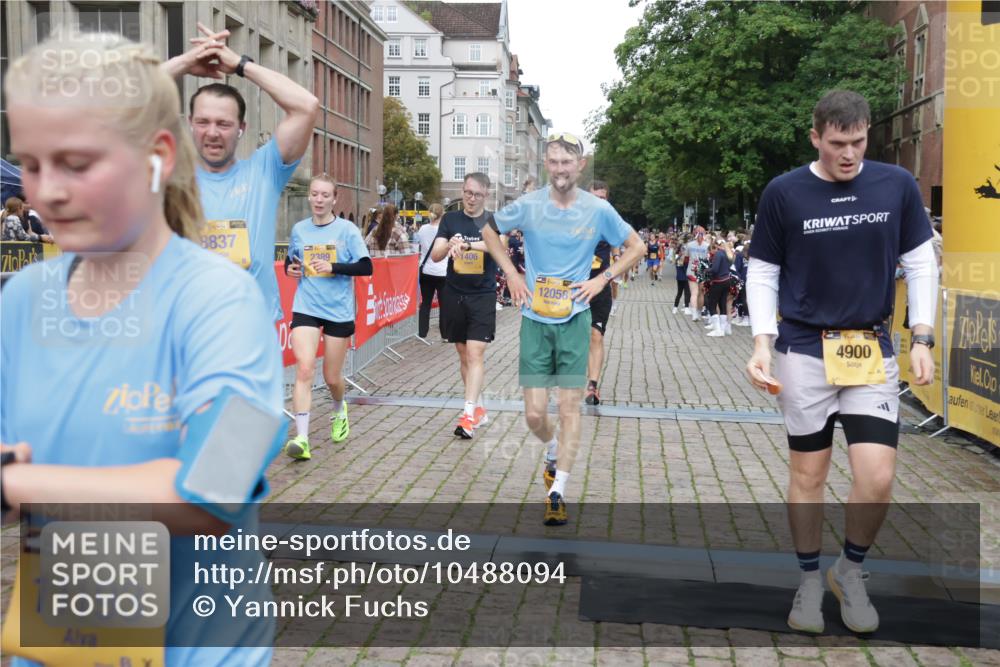 13.09.2026 - Kiel Lauf Yannick Fuchs http://msf.ph/oto/10488094 13.09.2026 10:32:31 Ziel 524, 1393, 3170, 3923, 4236, 4349, 4512, 6435, 8033, 8683, 8878, 9123, 11299, 11319, 11451, 11612, 12071, 12367, 153, 520, 524, 577, 1239, 1403, 2716, 2990, 3353, 3570, 4079, 4816, 4903, 5965, 7790, 8376, 8465, 8489, 10087, 10981, 11416, 11722, 11927, 11975, 12127, 12761, 342, 870, 875, 1612, 1801, 4393, 4963, 5721, 6337, 7471, 7650, 8621, 10338, 11597, 12353, 12728, 577, 1403, 1406, 2389, 4900, 8837, 8958, 9438 meine-sportfotos.de