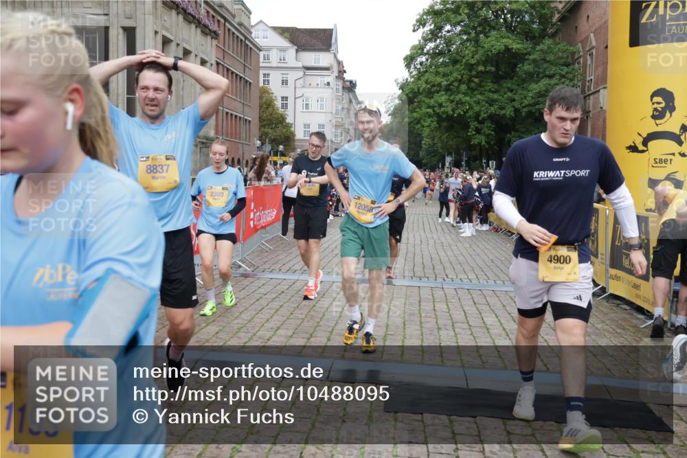 13.09.2026 - Kiel Lauf Yannick Fuchs http://msf.ph/oto/10488095 13.09.2026 10:32:31 Ziel 524, 1393, 3170, 3923, 4236, 4349, 4512, 6435, 8033, 8683, 8878, 9123, 11299, 11319, 11451, 11612, 12071, 12367, 153, 520, 524, 577, 1239, 1403, 2716, 2990, 3353, 3570, 4079, 4816, 4903, 5965, 7790, 8376, 8465, 8489, 10087, 10981, 11416, 11722, 11927, 11975, 12127, 12761, 342, 870, 875, 1612, 1801, 4393, 4963, 5721, 6337, 7471, 7650, 8621, 10338, 11597, 12353, 12728, 577, 1403, 1406, 2389, 4900, 8837, 8958, 9438 meine-sportfotos.de