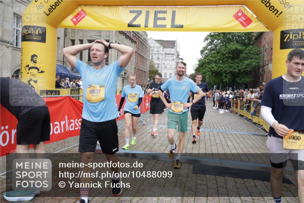13.09.2026 - Kiel Lauf Yannick Fuchs http://msf.ph/oto/10488099 13.09.2026 10:32:32 Ziel 1393, 3170, 3923, 4236, 4349, 4512, 6435, 8033, 8683, 8878, 9123, 11299, 11319, 11451, 11612, 12071, 12367, 153, 520, 524, 1239, 1403, 2716, 2990, 3353, 3570, 4079, 4816, 4903, 5965, 7790, 8376, 8465, 8489, 10087, 10981, 11416, 11451, 11722, 11927, 11975, 12127, 12761, 342, 870, 875, 1612, 1801, 3327, 4393, 4963, 5721, 6337, 7471, 7650, 8621, 9879, 10338, 11597, 12353, 12728, 577, 1403, 1406, 2389, 4816, 4900, 8837, 8958, 9438 meine-sportfotos.de
