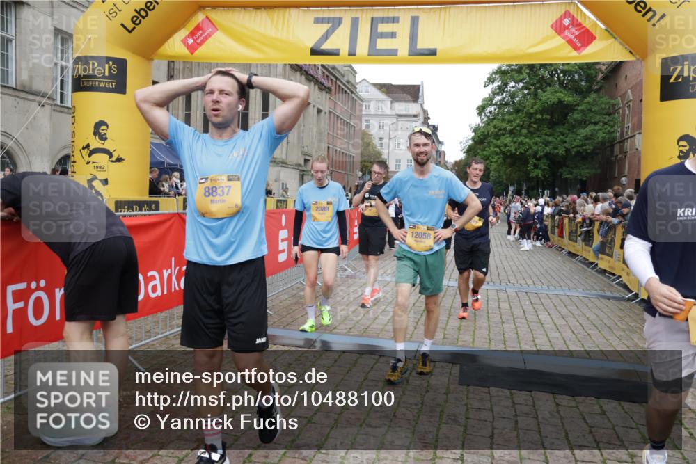 13.09.2026 - Kiel Lauf Yannick Fuchs http://msf.ph/oto/10488100 13.09.2026 10:32:32 Ziel 1393, 3170, 3923, 4236, 4349, 4512, 6435, 8033, 8683, 8878, 9123, 11299, 11319, 11451, 11612, 12071, 12367, 153, 520, 524, 1239, 1403, 2716, 2990, 3353, 3570, 4079, 4816, 4903, 5965, 7790, 8376, 8465, 8489, 10087, 10981, 11416, 11451, 11722, 11927, 11975, 12127, 12761, 342, 870, 875, 1612, 1801, 3327, 4393, 4963, 5721, 6337, 7471, 7650, 8621, 9879, 10338, 11597, 12353, 12728, 577, 1403, 1406, 2389, 4816, 4900, 8837, 8958, 9438 meine-sportfotos.de