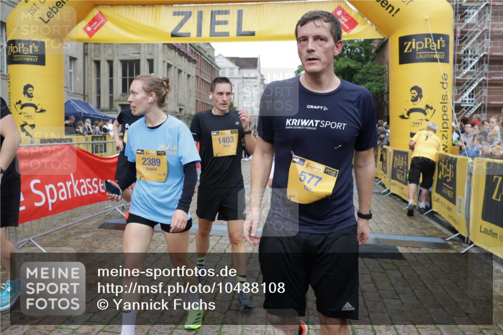 13.09.2026 - Kiel Lauf Yannick Fuchs http://msf.ph/oto/10488108 13.09.2026 10:32:35 Ziel 870, 875, 1393, 3170, 4236, 4512, 6435, 8033, 8621, 8683, 9123, 11299, 11319, 12071, 12367, 153, 520, 524, 1239, 2716, 2990, 3353, 3570, 3923, 4079, 4349, 4816, 4903, 5965, 6435, 7790, 8376, 8465, 8489, 8878, 10087, 10981, 11416, 11451, 11612, 11722, 11927, 11975, 12127, 12761, 32, 342, 1467, 1612, 1801, 3327, 4393, 4963, 5721, 6337, 7471, 7650, 9222, 9879, 10338, 11597, 12353, 12728, 520, 577, 1403, 1406, 2389, 2990, 4816, 4900, 8958, 12127 meine-sportfotos.de