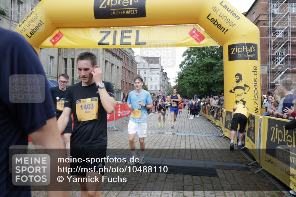13.09.2026 - Kiel Lauf Yannick Fuchs http://msf.ph/oto/10488110 13.09.2026 10:32:36 Ziel 870, 875, 1393, 1612, 3170, 4236, 4512, 5721, 8033, 8621, 8683, 9123, 11299, 11319, 12071, 12367, 153, 520, 524, 1239, 2716, 2990, 3353, 3570, 3923, 4079, 4349, 4903, 5965, 6435, 7790, 8376, 8465, 8489, 8878, 10087, 10981, 11416, 11451, 11612, 11722, 11927, 11975, 12127, 12367, 12761, 32, 342, 1467, 1801, 3327, 4393, 4963, 6337, 7471, 7650, 9222, 9879, 10338, 11597, 12353, 12728, 520, 577, 1403, 1406, 2389, 2990, 4816, 4900, 8958, 11722, 11927, 12127 meine-sportfotos.de
