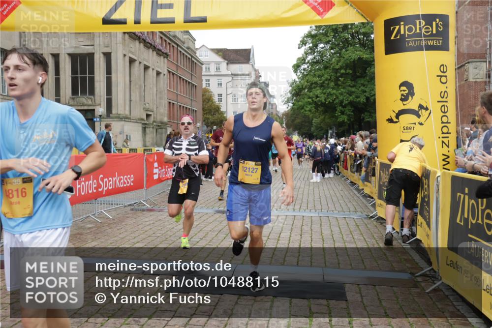 13.09.2026 - Kiel Lauf Yannick Fuchs http://msf.ph/oto/10488115 13.09.2026 10:32:37 Ziel 870, 875, 1393, 1612, 1801, 3170, 4236, 4512, 5721, 8033, 8621, 8683, 9123, 11299, 11319, 12071, 12353, 153, 520, 524, 1239, 2716, 2990, 3353, 3570, 3923, 4079, 4349, 4903, 5965, 6435, 7790, 8376, 8465, 8489, 8878, 10087, 10981, 11416, 11451, 11612, 11722, 11927, 11975, 12127, 12367, 12761, 32, 342, 1467, 3327, 4393, 4963, 6337, 7471, 7650, 9222, 9879, 10338, 11597, 12728, 520, 577, 1403, 1406, 2389, 2990, 4816, 11722, 11927, 12127 meine-sportfotos.de