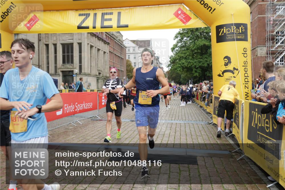13.09.2026 - Kiel Lauf Yannick Fuchs http://msf.ph/oto/10488116 13.09.2026 10:32:37 Ziel 870, 875, 1393, 1612, 1801, 3170, 4236, 4512, 5721, 8033, 8621, 8683, 9123, 11299, 11319, 12071, 12353, 153, 520, 524, 1239, 2716, 2990, 3353, 3570, 3923, 4079, 4349, 4903, 5965, 6435, 7790, 8376, 8465, 8489, 8878, 10087, 10981, 11416, 11451, 11612, 11722, 11927, 11975, 12127, 12367, 12761, 32, 342, 1467, 3327, 4393, 4963, 6337, 7471, 7650, 9222, 9879, 10338, 11597, 12728, 520, 577, 1403, 1406, 2389, 2990, 4816, 11722, 11927, 12127 meine-sportfotos.de
