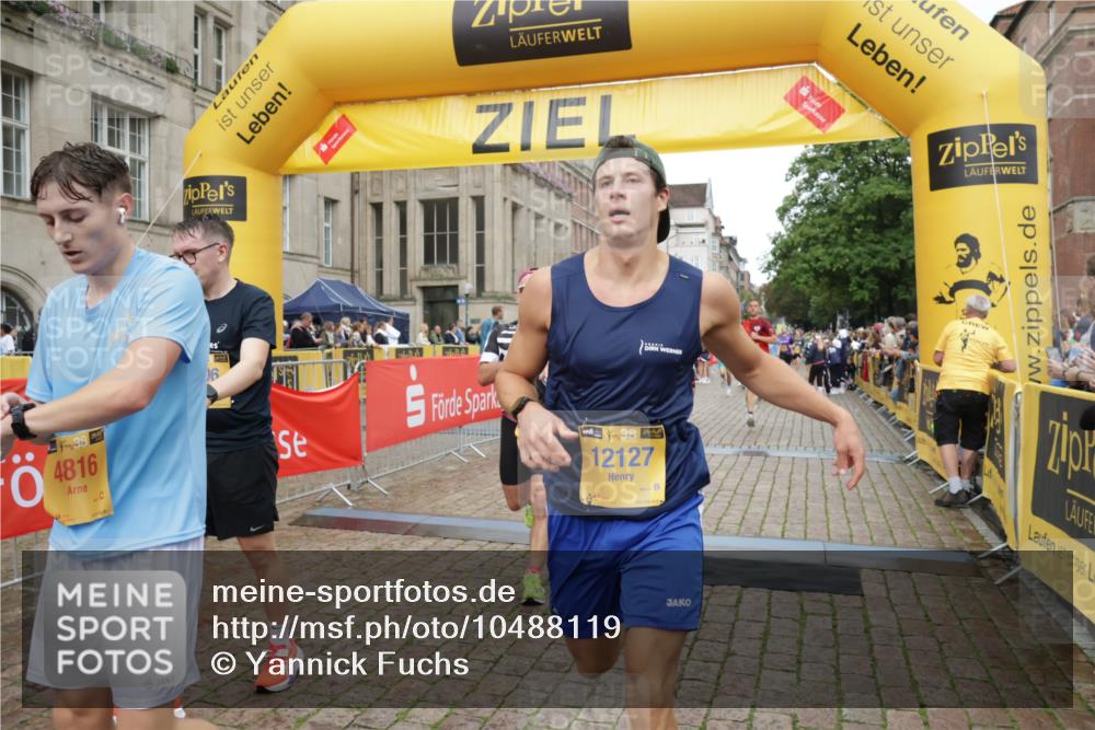 13.09.2026 - Kiel Lauf Yannick Fuchs http://msf.ph/oto/10488119 13.09.2026 10:32:38 Ziel 870, 875, 1393, 1612, 1801, 3170, 4236, 4512, 5721, 8033, 8621, 8683, 9123, 11299, 11319, 12071, 12353, 153, 520, 524, 1239, 2716, 3170, 3353, 3570, 3923, 4079, 4349, 4903, 5965, 6435, 7790, 8376, 8465, 8489, 8878, 10087, 10981, 11416, 11451, 11612, 11722, 11927, 11975, 12071, 12367, 12761, 32, 342, 1467, 3327, 4393, 4963, 6337, 7471, 7650, 9222, 9879, 10338, 11597, 12728, 153, 520, 577, 1239, 1403, 2990, 4816, 11722, 11927, 12127 meine-sportfotos.de