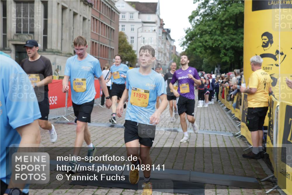 13.09.2026 - Kiel Lauf Yannick Fuchs http://msf.ph/oto/10488141 13.09.2026 10:32:43 Ziel 342, 870, 875, 1393, 1612, 1801, 4393, 4963, 5721, 6337, 7471, 7650, 8033, 8621, 8683, 9123, 10338, 11597, 12353, 12728, 524, 2716, 3170, 3353, 3570, 3923, 4079, 4236, 4349, 4512, 6435, 7790, 8376, 8465, 8489, 8878, 10087, 10981, 11299, 11319, 11416, 11451, 11612, 12071, 12367, 12761, 32, 1467, 3327, 9222, 9879, 153, 520, 1239, 2716, 2990, 4903, 5965, 8465, 10087, 10981, 11416, 11722, 11927, 11975, 12127 meine-sportfotos.de