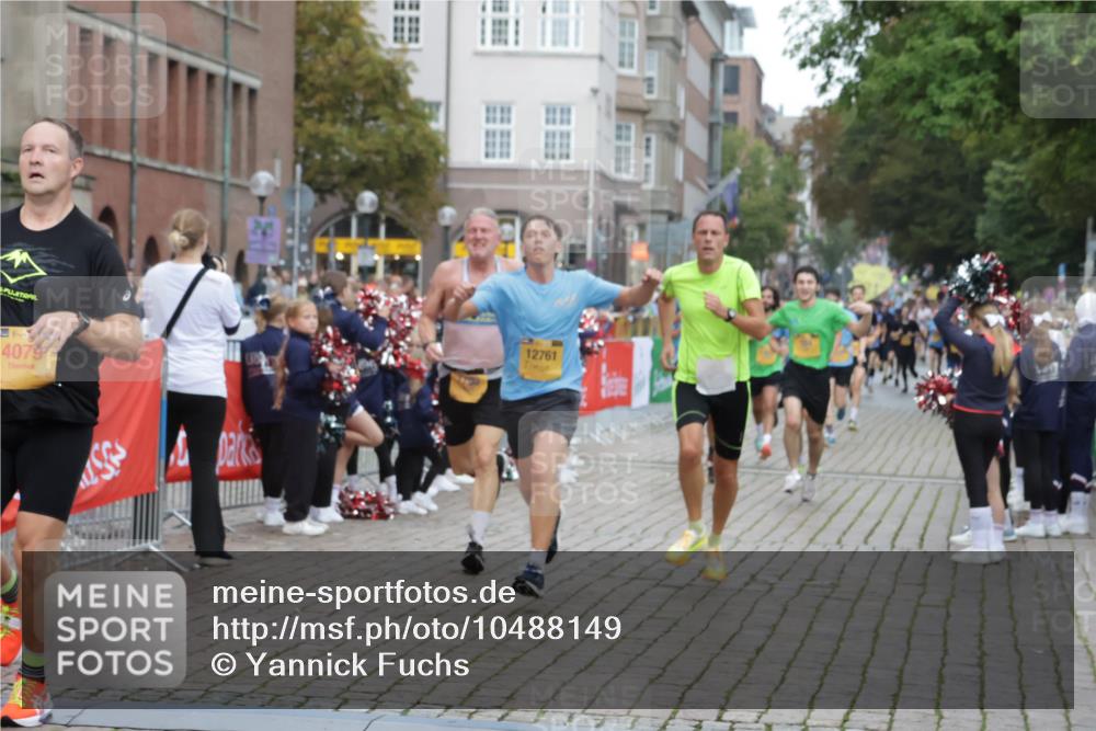 13.09.2026 - Kiel Lauf Yannick Fuchs http://msf.ph/oto/10488149 13.09.2026 10:32:51 Ziel 32, 342, 1467, 1612, 1801, 3327, 4393, 4963, 5721, 6337, 7471, 7650, 9222, 9879, 10338, 11597, 12353, 12728, 524, 870, 875, 1393, 1612, 3170, 3570, 3923, 4079, 4236, 4349, 4512, 5721, 6435, 7790, 8033, 8376, 8621, 8683, 8878, 9123, 11299, 11319, 11451, 11612, 12071, 12367, 12761, 1327, 3997, 6988, 7030, 10181, 10552, 2716, 3353, 3570, 4079, 7790, 8376, 8489, 10087, 10981, 11416, 12761 meine-sportfotos.de