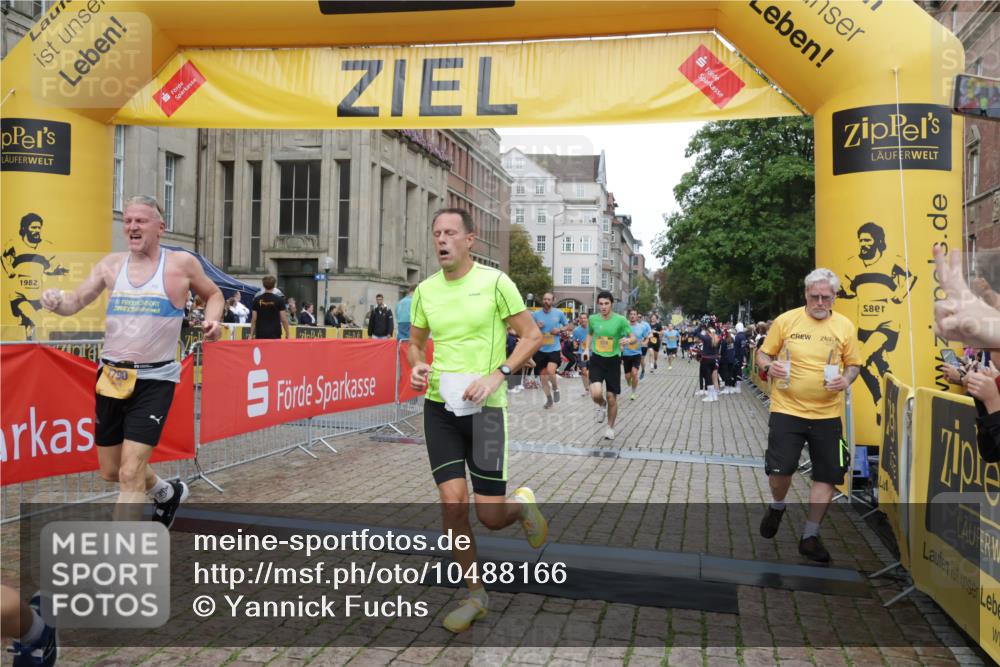 13.09.2026 - Kiel Lauf Yannick Fuchs http://msf.ph/oto/10488166 13.09.2026 10:32:55 Ziel 32, 342, 1467, 3327, 4393, 6337, 9222, 9879, 10338, 11597, 12728, 524, 870, 875, 1393, 1612, 1801, 3170, 3923, 4236, 4349, 4393, 4512, 4963, 5721, 6435, 7471, 7650, 8033, 8621, 8683, 8878, 9123, 11299, 11319, 11451, 11612, 12071, 12353, 12367, 1327, 3997, 5907, 6988, 7030, 8280, 10181, 10552, 10773, 11754, 12277, 524, 3353, 3570, 3923, 4079, 7790, 8376, 8878, 11451, 11612, 12761 meine-sportfotos.de