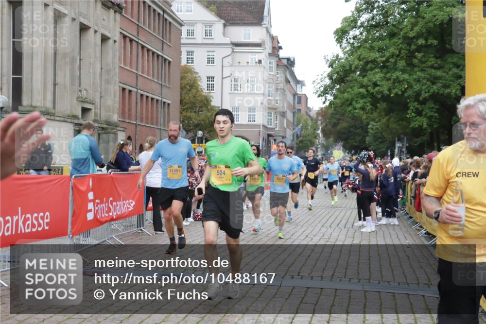 13.09.2026 - Kiel Lauf Yannick Fuchs http://msf.ph/oto/10488167 13.09.2026 10:32:55 Ziel 32, 342, 1467, 3327, 4393, 6337, 9222, 9879, 10338, 11597, 12728, 524, 870, 875, 1393, 1612, 1801, 3170, 3923, 4236, 4349, 4393, 4512, 4963, 5721, 6435, 7471, 7650, 8033, 8621, 8683, 8878, 9123, 11299, 11319, 11451, 11612, 12071, 12353, 12367, 1327, 3997, 5907, 6988, 7030, 8280, 10181, 10552, 10773, 11754, 12277, 524, 3353, 3570, 3923, 4079, 7790, 8376, 8878, 11451, 11612, 12761 meine-sportfotos.de
