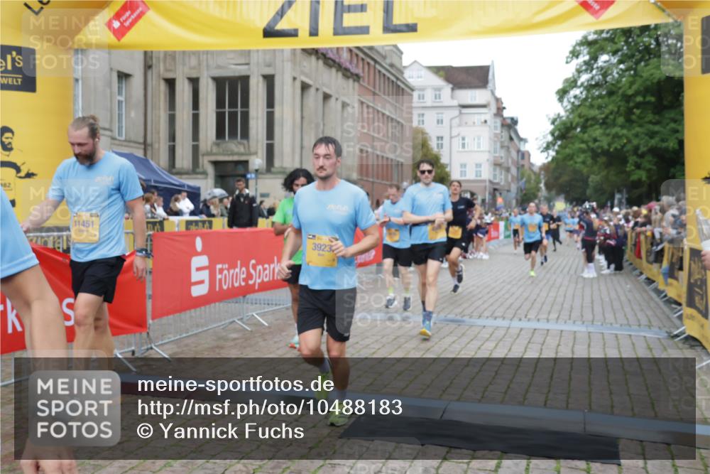 13.09.2026 - Kiel Lauf Yannick Fuchs http://msf.ph/oto/10488183 13.09.2026 10:32:59 Ziel 32, 1467, 3327, 9222, 9879, 342, 870, 875, 1393, 1612, 1801, 3170, 4236, 4349, 4393, 4512, 4963, 5721, 6337, 6435, 7471, 7650, 8033, 8621, 8683, 9123, 10338, 11299, 11319, 11597, 12071, 12353, 12367, 12728, 864, 1327, 1525, 2824, 3991, 3997, 4929, 5197, 5274, 5907, 6537, 6988, 7030, 7709, 8280, 9411, 9891, 9975, 10181, 10448, 10552, 10773, 11754, 12277, 12339, 524, 3923, 4079, 4349, 6435, 7790, 8878, 11451, 11612, 12367, 12761 meine-sportfotos.de