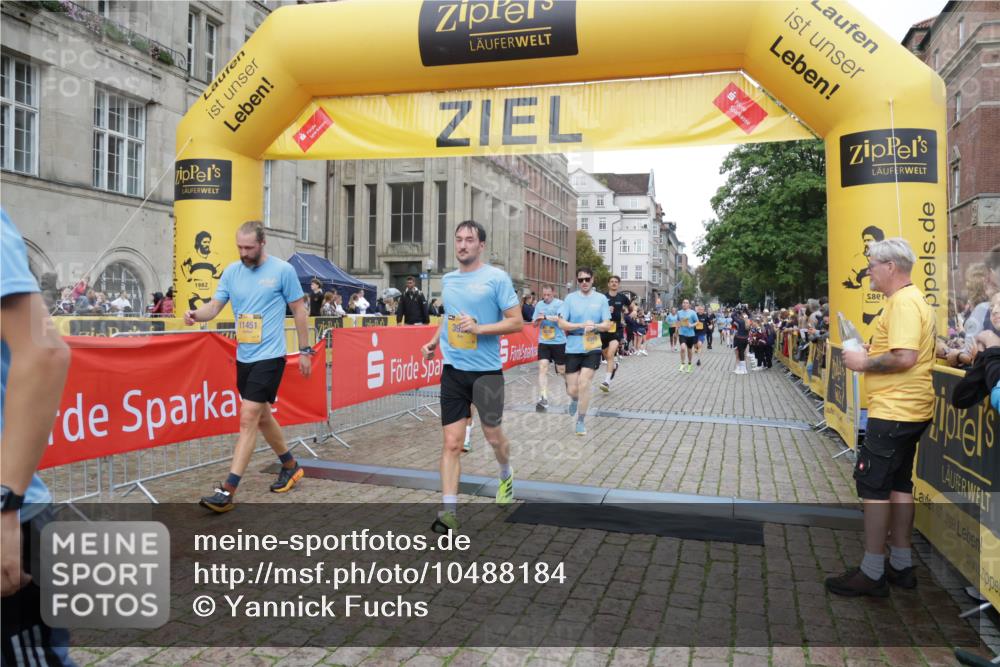 13.09.2026 - Kiel Lauf Yannick Fuchs http://msf.ph/oto/10488184 13.09.2026 10:33:00 Ziel 32, 1467, 3327, 9222, 9879, 10552, 342, 870, 875, 1393, 1612, 1801, 3170, 4236, 4393, 4512, 4963, 5721, 6337, 6435, 7471, 7650, 8033, 8621, 8683, 9123, 10338, 11299, 11319, 11597, 12071, 12353, 12367, 12728, 864, 1327, 1525, 2824, 3991, 3997, 4929, 5197, 5274, 5907, 6537, 6988, 7030, 7709, 8280, 9411, 9891, 9975, 10181, 10448, 10773, 11754, 12277, 12339, 524, 3170, 3923, 4349, 6435, 7790, 8878, 11451, 11612, 12071, 12367, 12761 meine-sportfotos.de