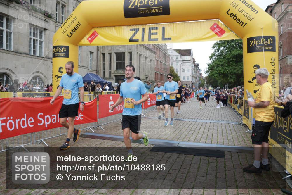13.09.2026 - Kiel Lauf Yannick Fuchs http://msf.ph/oto/10488185 13.09.2026 10:33:00 Ziel 32, 1467, 3327, 9222, 9879, 10552, 342, 870, 875, 1393, 1612, 1801, 3170, 4236, 4393, 4512, 4963, 5721, 6337, 6435, 7471, 7650, 8033, 8621, 8683, 9123, 10338, 11299, 11319, 11597, 12071, 12353, 12367, 12728, 864, 1327, 1525, 2824, 3991, 3997, 4929, 5197, 5274, 5907, 6537, 6988, 7030, 7709, 8280, 9411, 9891, 9975, 10181, 10448, 10773, 11754, 12277, 12339, 524, 3170, 3923, 4349, 6435, 7790, 8878, 11451, 11612, 12071, 12367, 12761 meine-sportfotos.de