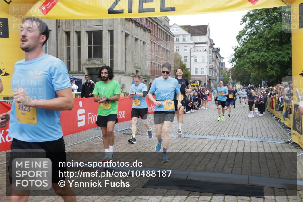 13.09.2026 - Kiel Lauf Yannick Fuchs http://msf.ph/oto/10488187 13.09.2026 10:33:00 Ziel 32, 1467, 3327, 9222, 9879, 10552, 342, 870, 875, 1393, 1612, 1801, 3170, 4236, 4393, 4512, 4963, 5721, 6337, 6435, 7471, 7650, 8033, 8621, 8683, 9123, 10338, 11299, 11319, 11597, 12071, 12353, 12367, 12728, 864, 1327, 1525, 2824, 3991, 3997, 4929, 5197, 5274, 5907, 6537, 6988, 7030, 7709, 8280, 9411, 9891, 9975, 10181, 10448, 10773, 11754, 12277, 12339, 524, 3170, 3923, 4349, 6435, 7790, 8878, 11451, 11612, 12071, 12367, 12761 meine-sportfotos.de