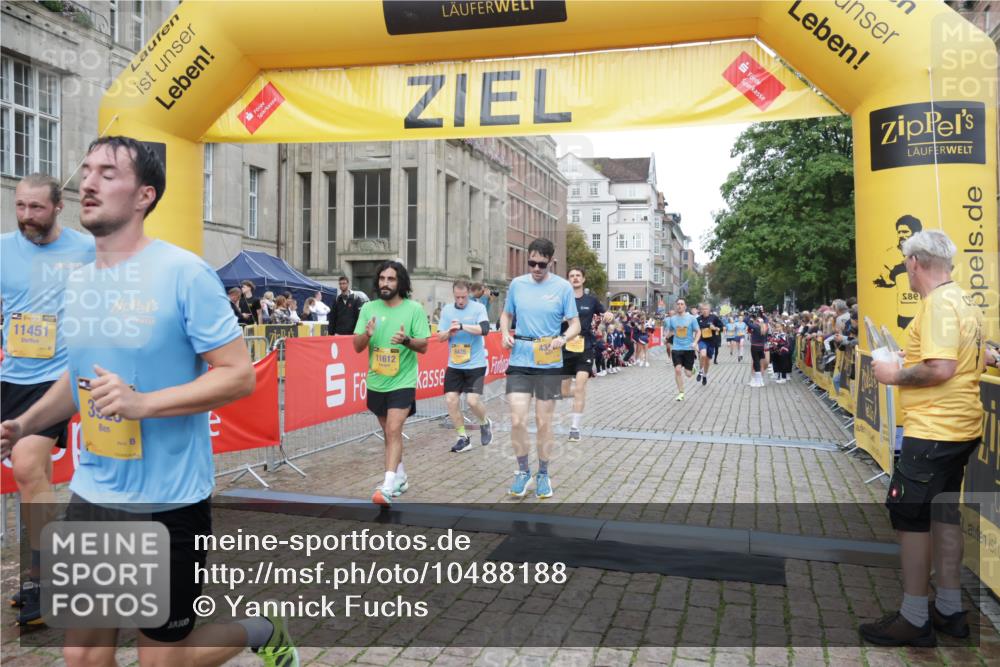 13.09.2026 - Kiel Lauf Yannick Fuchs http://msf.ph/oto/10488188 13.09.2026 10:33:00 Ziel 32, 1467, 3327, 9222, 9879, 10552, 342, 870, 875, 1393, 1612, 1801, 3170, 4236, 4393, 4512, 4963, 5721, 6337, 6435, 7471, 7650, 8033, 8621, 8683, 9123, 10338, 11299, 11319, 11597, 12071, 12353, 12367, 12728, 864, 1327, 1525, 2824, 3991, 3997, 4929, 5197, 5274, 5907, 6537, 6988, 7030, 7709, 8280, 9411, 9891, 9975, 10181, 10448, 10773, 11754, 12277, 12339, 524, 3170, 3923, 4349, 6435, 7790, 8878, 11451, 11612, 12071, 12367, 12761 meine-sportfotos.de