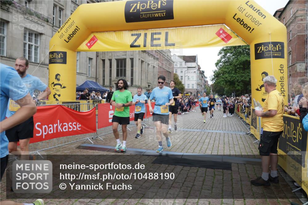 13.09.2026 - Kiel Lauf Yannick Fuchs http://msf.ph/oto/10488190 13.09.2026 10:33:01 Ziel 32, 1467, 3327, 9222, 9879, 10552, 342, 870, 875, 1393, 1612, 1801, 3170, 4236, 4393, 4512, 4963, 5721, 6337, 7471, 7650, 8033, 8621, 8683, 9123, 10338, 11299, 11319, 11597, 12071, 12353, 12367, 12728, 864, 1327, 1525, 2824, 3991, 3997, 4929, 5197, 5274, 5907, 6537, 6988, 7030, 7709, 8280, 9411, 9891, 9975, 10181, 10448, 10773, 11754, 12277, 12339, 524, 3170, 3923, 4349, 6435, 7790, 8878, 11451, 11612, 12071, 12367 meine-sportfotos.de