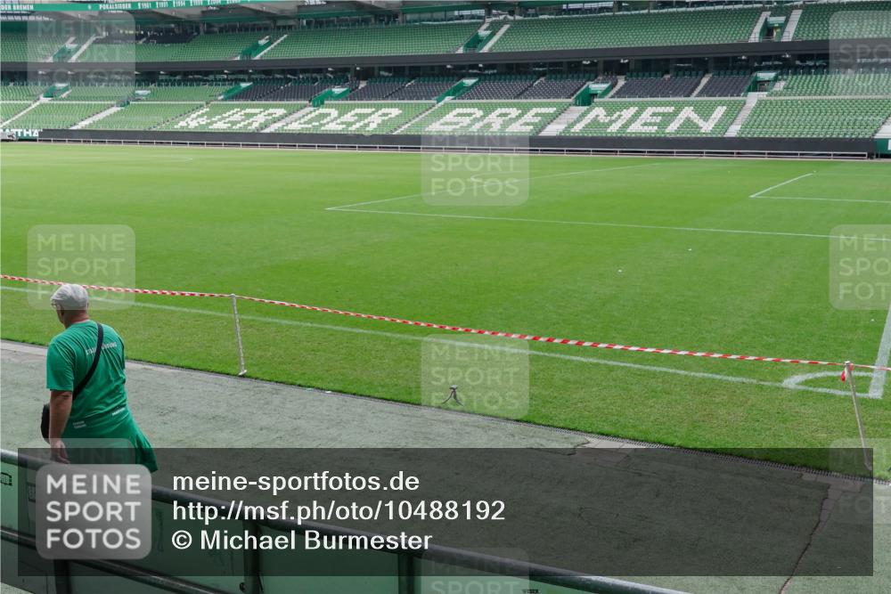13.09.2026 - 21. swb-Marathon Bremen Michael Burmester http://msf.ph/oto/10488192 13.09.2026 09:56:41 Laufen im Stadion  meine-sportfotos.de