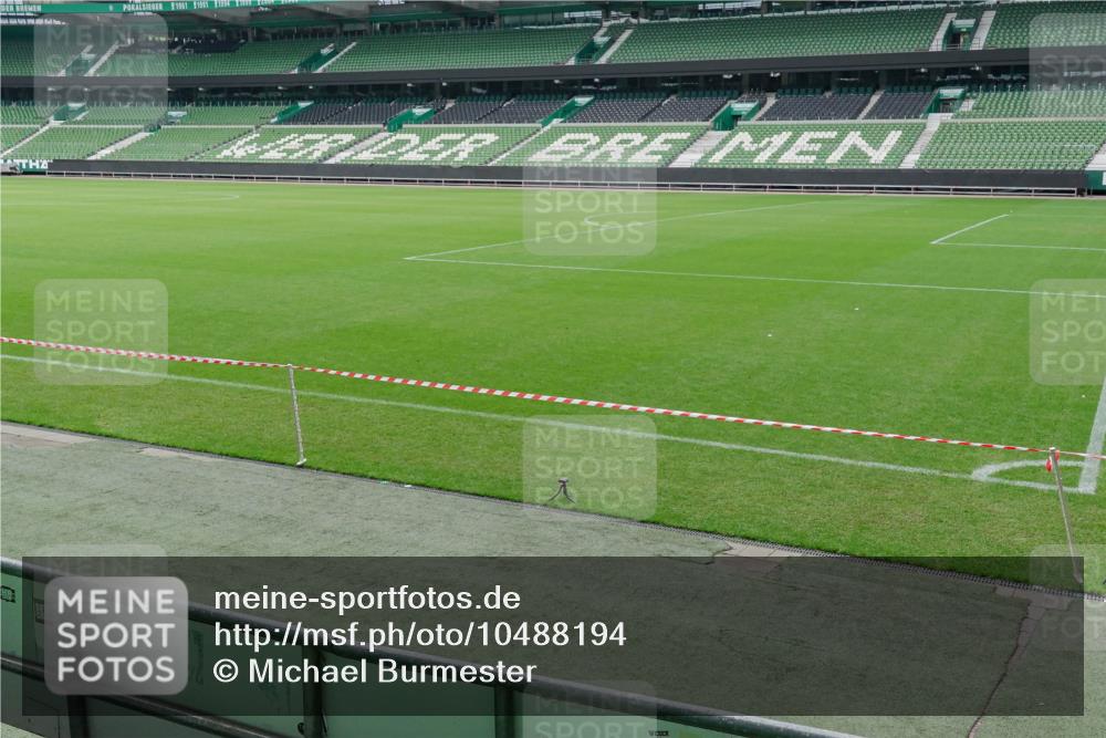 13.09.2026 - 21. swb-Marathon Bremen Michael Burmester http://msf.ph/oto/10488194 13.09.2026 10:03:07 Laufen im Stadion  meine-sportfotos.de
