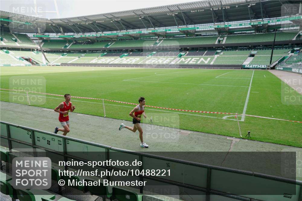 13.09.2026 - 21. swb-Marathon Bremen Michael Burmester http://msf.ph/oto/10488221 13.09.2026 10:16:10 Laufen im Stadion 10597, 12272, 13501, 13515, 13517, 13525, 13542, 13547, 13567, 13623, 13627, 13635 meine-sportfotos.de