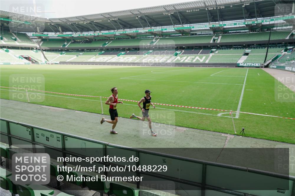 13.09.2026 - 21. swb-Marathon Bremen Michael Burmester http://msf.ph/oto/10488229 13.09.2026 10:16:47 Laufen im Stadion 10597, 12272, 13501, 13510, 13515, 13517, 13522, 13542, 13547, 13561, 13567, 13569, 13576, 13579, 13604, 13623, 13627, 13635 meine-sportfotos.de